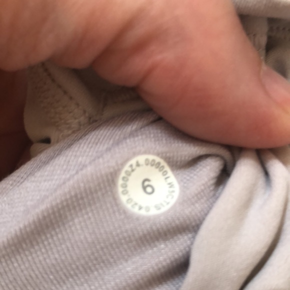 Lululemon light gray leggings - Picture 6 of 6